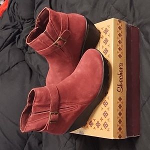 Sketchers Suede Parallel Wedge Ankle Boots Day Date- Burgundy